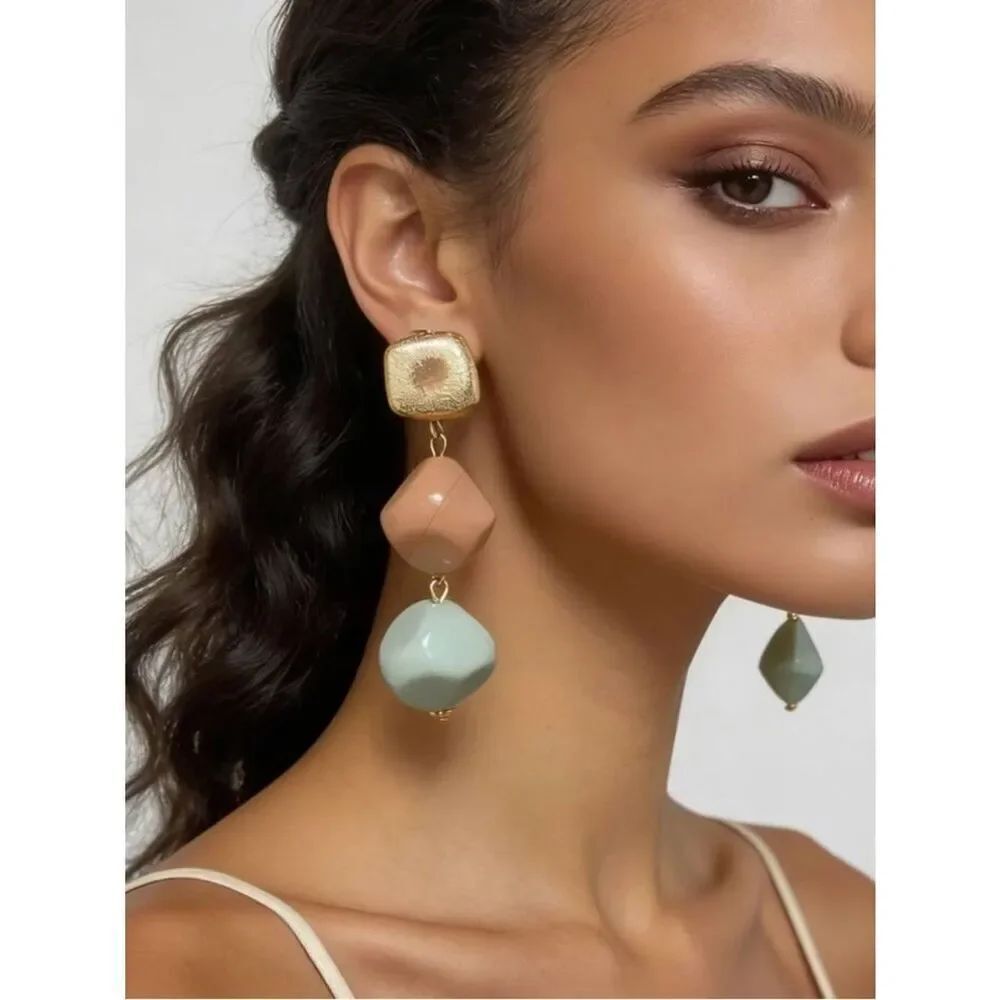 Peach and Mint Beads drop each A1919